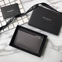 大人気Saint Laurent カードケース 新作 2026激安価格 使い勝手 YSL スーパーコピー 財布 都会派女性に愛用者続出