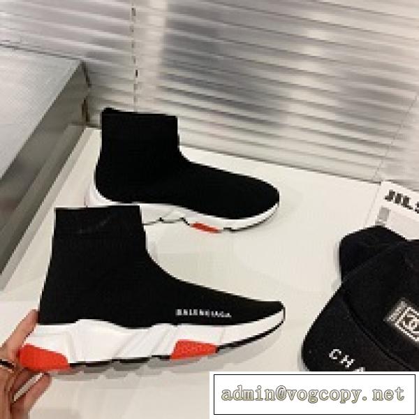 BALENCIAGA バレンシアガ 靴 コーデ 年齢を選ばず 男女共に使用 カジュアルなデイリーシューズ 通学通勤