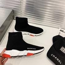 BALENCIAGA バレンシアガ 靴 コーデ 年齢を選ばず 男女共に使用 カジュアルなデイリーシューズ 通学通勤