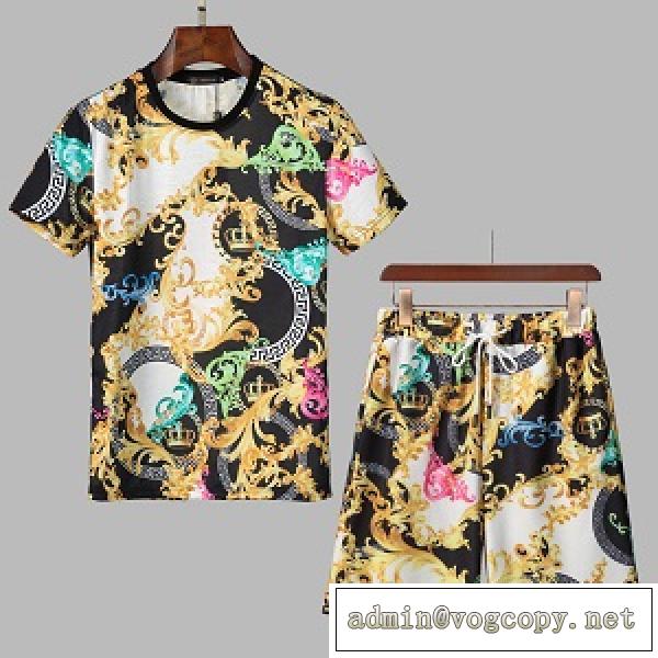 夏シーズ VERSACE ヴェルサーチ スーパー コピー 上下着 Tシャツとショーツ 一味違った魅力を放ち