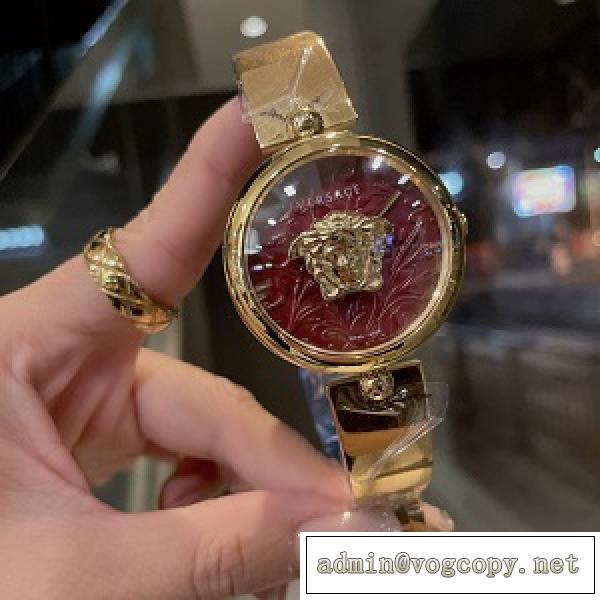 2026年超人気のVERSACE ヴェルサーチ ウォッチ 37mm 素肌ちらり レディな印象 今買って損はなし