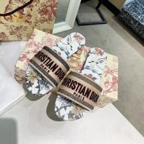 先行販売！DIOR ディオール 偽物 ディーウェイ ミュール ローズムタビリス 暖かい季節に活躍する一足