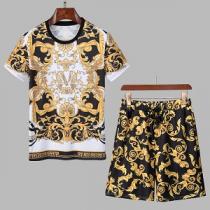 新入荷VERSACE ヴェルサーチ メンズ 半袖tシャツ セットアップ 個性の強い美しさ 目が離せないコーデ