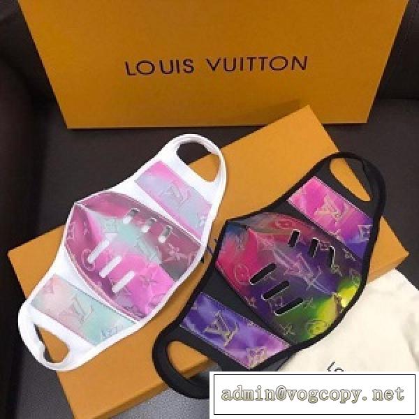 2色可選 コーデの完成度を高める マスク この時期の一番人気は LOUIS VUITTON ルイ ヴィトン さらに魅力的