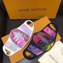 2色可選 コーデの完成度を高める マスク この時期の一番人気は LOUIS VUITTON ルイ ヴィトン さらに魅力的