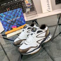 LOUIS VUITTON ルイ ヴィトン スニーカー コピー メンズ スポーティーな雰囲気 モノグラム 2色可選