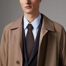 今年人気の定番カラー BURBERRY バーバリー 偽物 ネクタイ 2色可選 ヴィンテージ風 都会的な雰囲気が漂う