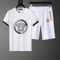 VERSACE ヴェルサーチ 偽物 上下着 半袖 通気性に優れ 極上のドライ感を快適な着心地 ホワイト ブラック