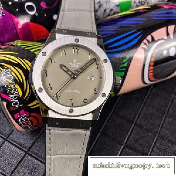 今年人気の定番カラー HUBLOT 偽物 腕時計 自動巻き 43mm カジュアル デキる人の雰囲気を醸し出し