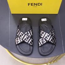 2026春夏の定番アイテム Fendi メンズ サンダル コピー メンズ､レディース問わず着用できる