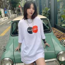 イベントやフェスでのカップルコーデ ゆるやかなシルエット バレンシアガ  t-シャツ 偽物