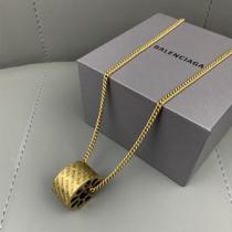 様々場合ご利用いただけるようなアクセサリー登場 ゴールド ペンダント  Balenciaga 偽物 アクセサリー