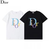 シンプルなブランドロゴ文字モデル コットン素材なので柔らかい肌触り Tシャツ ディオール 偽物
