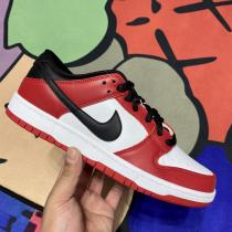 若者に最も人気のあるブランドと配色 NIKE 靴 スーパーコピー バーゲンセールを実施中