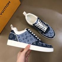 どこかでも印象的でハイエンドな雰囲気を纏うアイテム Louis vuitton スニーカ コピー