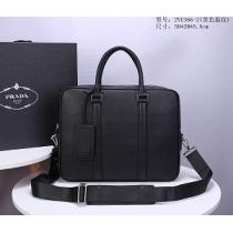 2026年春夏の新作ビジネスバッグ PRADA プラダ コピー 激安 肩掛けできる革 メンズバッグ お買い得