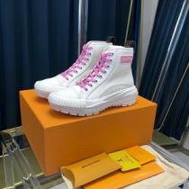 激安おしゃれモデル LOUIS VUITTON 2026トレンド流行り馴染みやすいルイヴィトン偽物スニーカーレディース