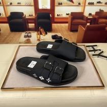 【2026最新】LOUIS VUITTON サンダル 人気色 高級 ハイブランド ヴィトン 偽物 メンズ 靴 爽やかな履きこなす