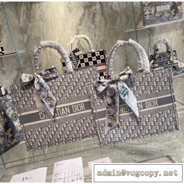 【定番】人気上昇中☆Dior Book Toteディオールトートバッグ偽物大きいサイズ収納可ショッピングバッグ