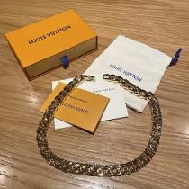 華やか大人気ゴールドLOUIS VUITTONルイヴィトンネックレス偽物ファッション肌馴染みの良いアクセサリー