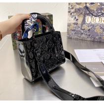 3WAY人気LADY DIOR マイクロバッグ海外セレブ愛用2026トレンド高級ブランドディオール斜め掛けバッグ新作