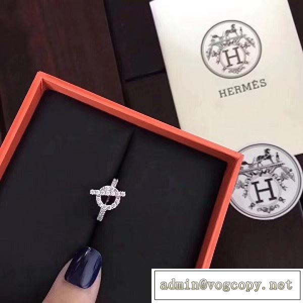 好評品★HERMES スーパーコピーエルメス指輪レディース2026トレンド限定アイテムシルバーキラキラ美品