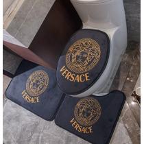 3点♪VERSACE 偽物ヴェルサーチ カーペット激安ドアマット50X75cm 便器蓋カバー 40X51cm U型専用便座カバー 58X50cm