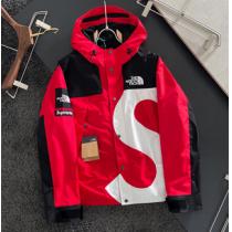 シュプリームコピー人気色Suprem TNF Arc Logo Mountain Parka ジャケット赤色2026秋冬流行り
