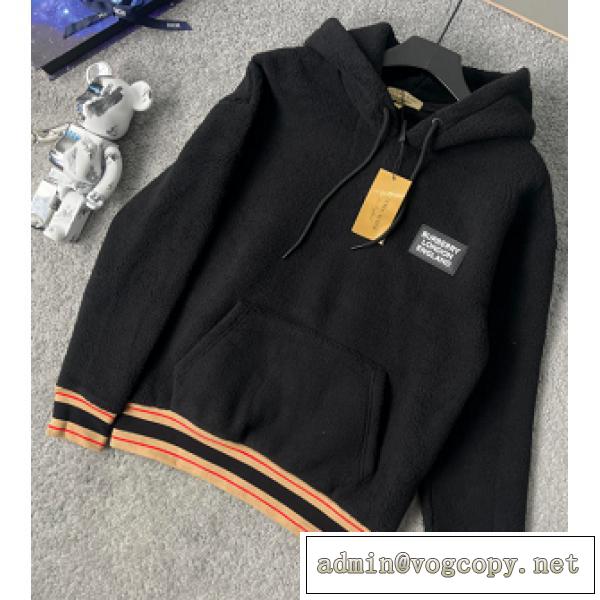 BURBERRYスーパーコピーパーカー バーバリー人気色☆2026秋冬ファッション着こなし