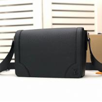 新品☆LOUIS VUITTONショルダーバッグメンズルイヴィトンコピーNEW FLAP バッグM30813 M30807