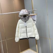 女性♪大人気MONCLER ダウンジャケット激安♪モンクレールコピー防寒性抜群素敵なホワイト