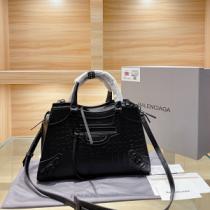 新品BALENCIAGA Neo classicレディースバッグ★2026トレンドバレンシアガコピー人気色