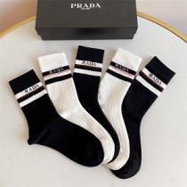 注目★★PRADAコピープラダ靴下おしゃれハイブランド人気ランキング上質なアイテム