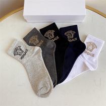 新作2026トレンド★VERSACE☆ヴェルサーチ靴下コピーファッション性抜群使いやすい美品