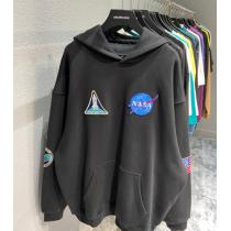 BALENCIAGA バレンシアガパーカーコピー♡2026人気高級ブランド定番商品スタイリッシュ