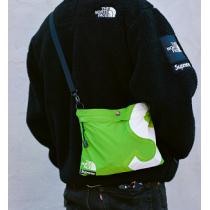 話題商品SUPREME x NORTH FACEコラボショルダーバッグノースフェイススーパーコピー人気色