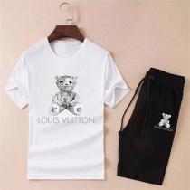 LOUIS VUITTON激安偽物☆ルイヴィトンセットアップメンズ2026トレンド春夏おしゃれに着こなせる上下着