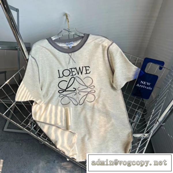 LOEWE定番のロゴT ロエベ コピー Tシャツ ユニセックスで着用でき シンプルな着こなし 着心地や透けない