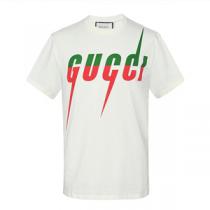 大人気ブランド Tシャツ/ティーシャツ偽物 シンプルながら切れ味のいい GUCC1 夏らしい品格が漂う