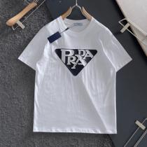 2026春夏トレンドの着こなし PRADA プラダ半袖Tシャツ 偽物 ユニセックス ややカジュアルな印象を演出