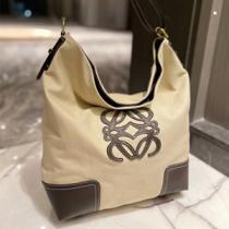 新入荷! LOEWE ロエベトートバッグ偽物 ヴィンテージ風 涼しげで落ち着いた 長年にわたり愛用し続ける