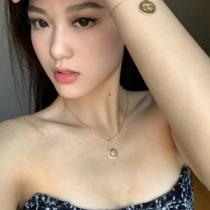 上品で高級感がある セリーヌトリオンフ スイベル CELINEコピー ネックレス 洗練されたオフィススタイル