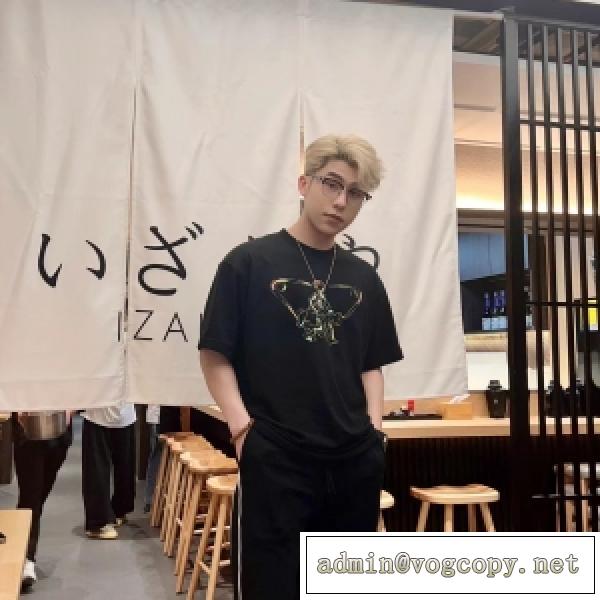 PRADA高いクオリティを誇る プラダ半袖Tシャツ スーパーコピー 2カラー可選 現代風のファッションセンス