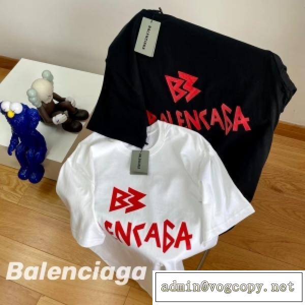 お洒落な着こなし BALENCIAGA バレンシアガ 半袖Tシャツ ストレスフリーな着心地 ユニセックス着用でき