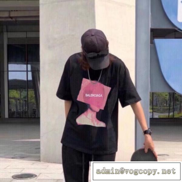 人気高級ブランドBALENCLAGA偽物男女兼用バレンシアガ半袖Ｔシャツ お洒落にオススメのコーディネート