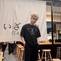 PRADA高いクオリティを誇る プラダ半袖Tシャツ スーパーコピー 2カラー可選 現代風のファッションセンス