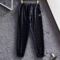 2026FW PRADA プラダコピー スウェットパンツ ネイビーチェック カジュアルに綺麗め 幅広いコーデで活躍
