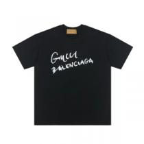 お洒落感度が高まる GUCC1×BALENCIAGA ブランド偽物 半袖Tシャツ 2色可選 スタイリッシュな印象を与える