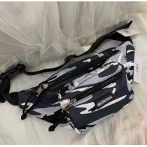 Balenciagaバレンシアガ偽物ボディバッグ新作❤️EXPLORER BELT BAG男女兼用ウェストバッグ カジュアル使いやすい