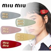 miumiuコピーヘアクリップ激安ミュウミュウ パテントレザー 人気おしゃれ☆定番商品☆2026トレンド最新プレゼント最適